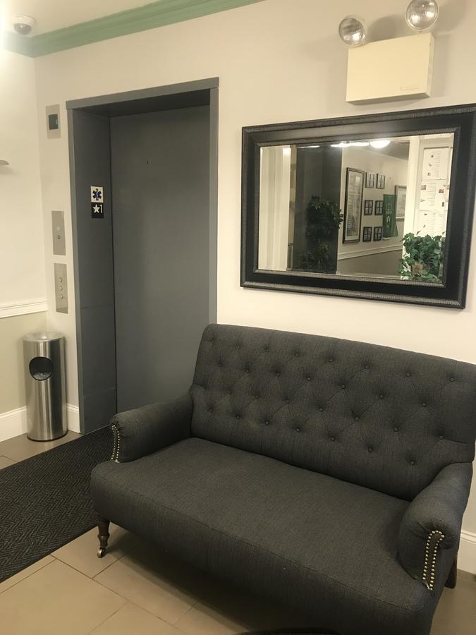 Crescent Suites Hotel Γουόλθαμ Εξωτερικό φωτογραφία